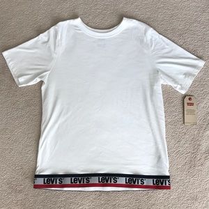 🎉BRAND NEW🎉 Levi’s White T-Shirt